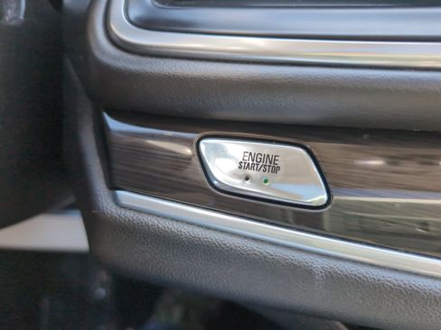 Used 2019 Buick Enclave Essence AWD/4WD image 13