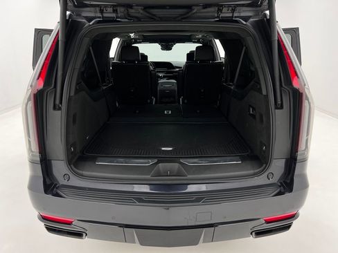 Used 2023 Cadillac Escalade ESV Sport Platinum image 29