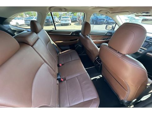 Used 2017 Subaru Outback 3.6R Touring AWD/4WD image 18