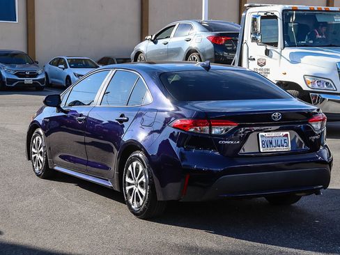 Used 2021 Toyota Corolla LE w/ Carpet Mat Package (TMS) image 10