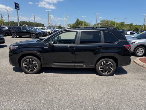 Used 2025 Subaru Forester Limited image 12