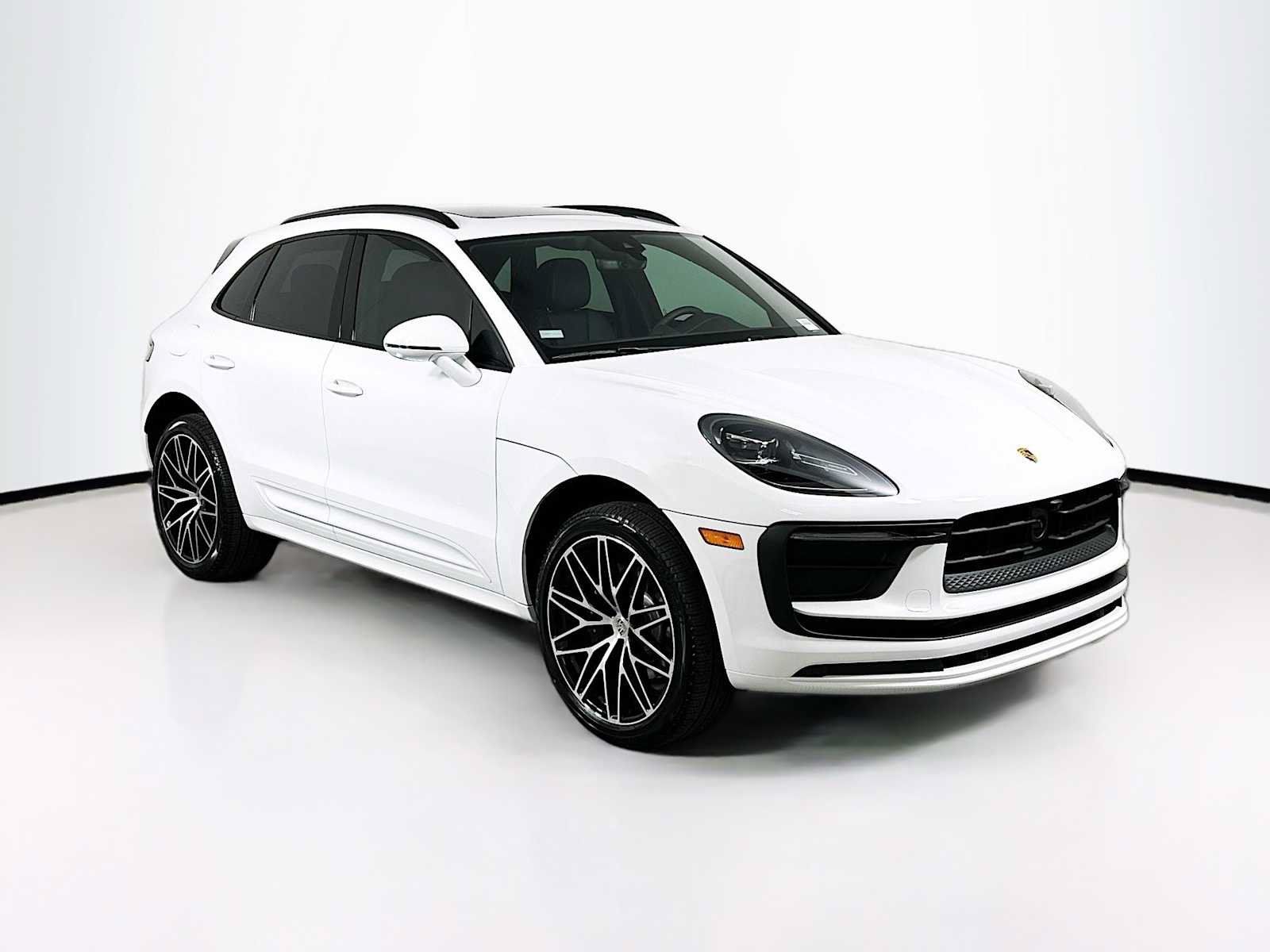 Used 2026 Porsche Macan AWD/4WD image 7