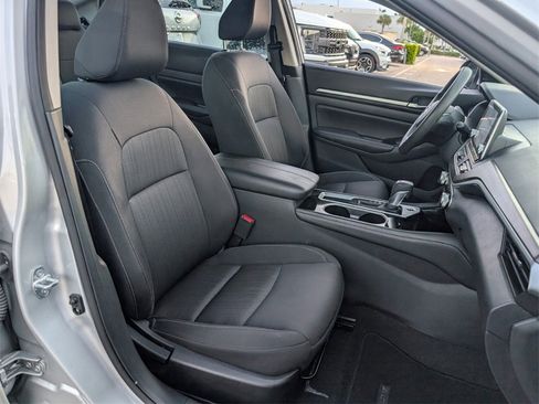 Used 2023 Nissan Altima 2.5 SV image 16