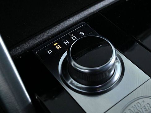 Used 2019 Land Rover Discovery HSE image 20