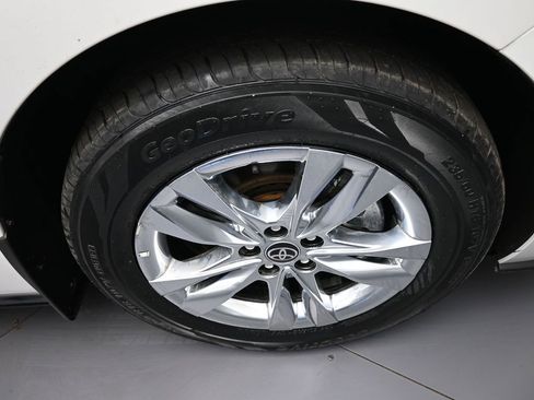 Certified 2025 Toyota Sienna Limited image 13