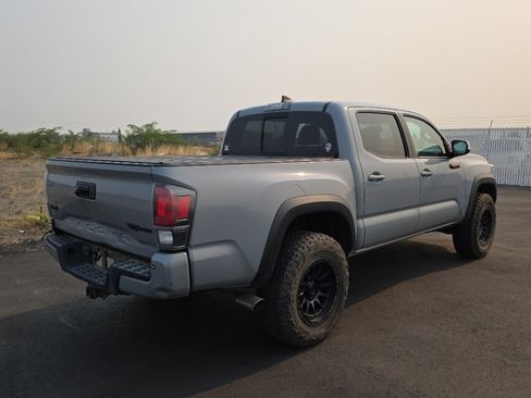 Used 2017 Toyota Tacoma TRD Pro AWD/4WD image 8