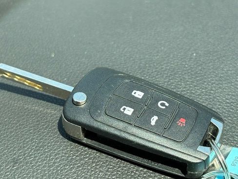Used 2013 Buick Encore FWD image 22