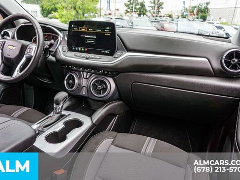 Used 2025 Chevrolet Blazer LT FWD image 23