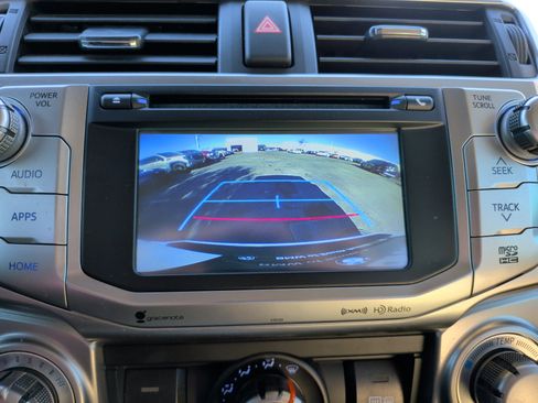 Used 2017 Toyota 4Runner SR5 Premium image 17