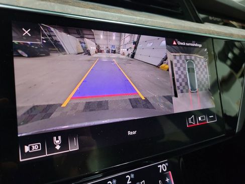 Used 2019 Audi e-tron Prestige w/ Prestige Package image 19