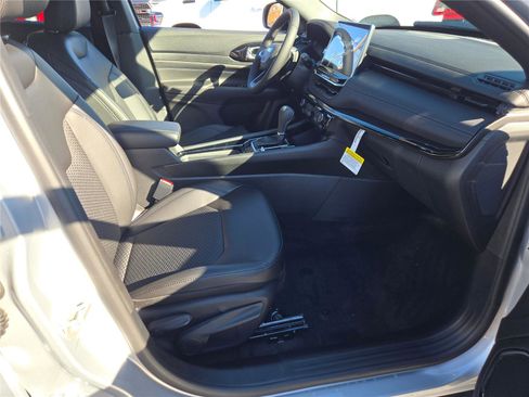 New 2026 Jeep Compass Latitude image 7