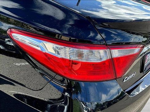 Used 2017 Toyota Camry SE image 29