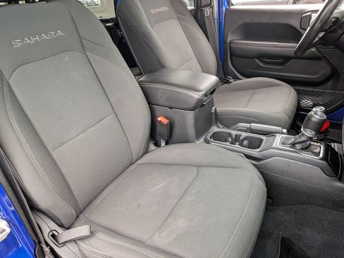Used 2019 Jeep Wrangler Unlimited Sahara AWD/4WD image 29
