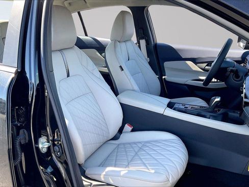 New 2026 Nissan Sentra SL w/ Floor Mat Package FWD image 9