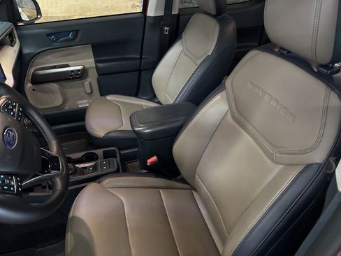 Used 2025 Ford Maverick Lariat w/ 4K Tow Package AWD/4WD image 13