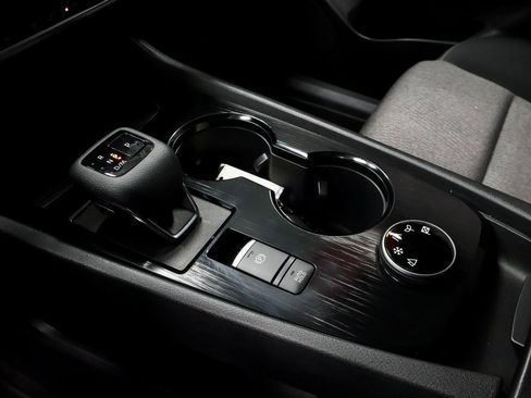 Certified 2024 Nissan Rogue SV image 35