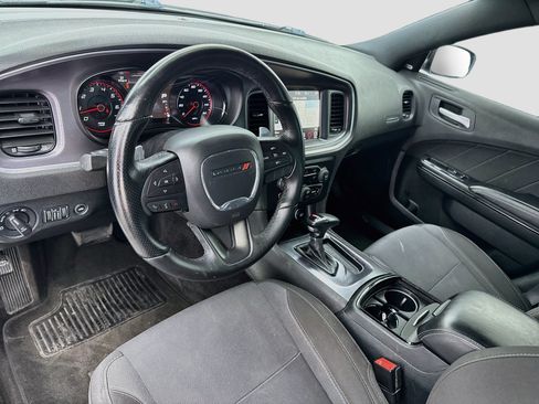 Used 2017 Dodge Charger R/T w/ Navigation & Travel Group RWD image 7