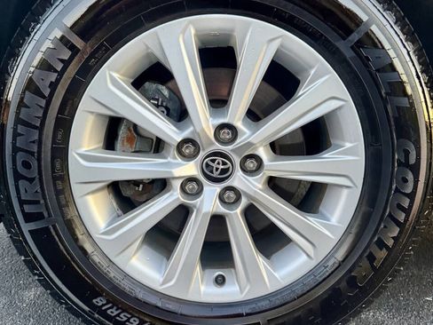 Used 2024 Toyota Grand Highlander AWD image 13