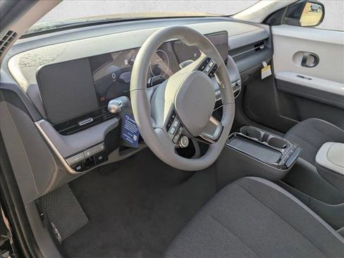 New 2026 Hyundai Ioniq 5 SE image 3