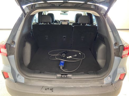 Used 2025 Ford Escape SE image 10