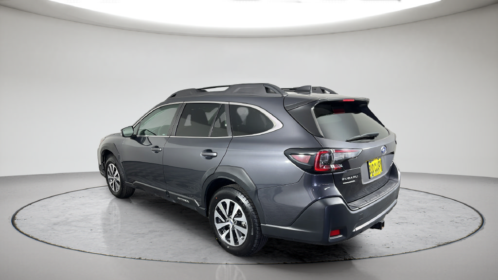 Used 2024 Subaru Outback Premium AWD/4WD image 16