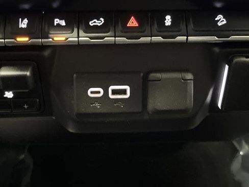 Used 2024 Chevrolet Silverado 2500 Custom w/ Custom Value Package image 22