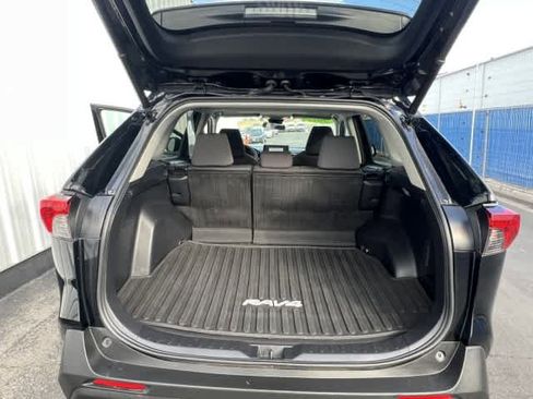 Used 2021 Toyota RAV4 XLE image 11
