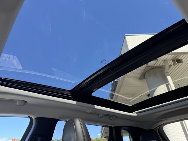 Used 2019 Jeep Cherokee Latitude Plus w/ Comfort/Convenience Group AWD/4WD image 26