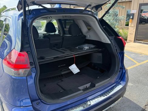 Used 2018 Nissan Rogue SV FWD image 13