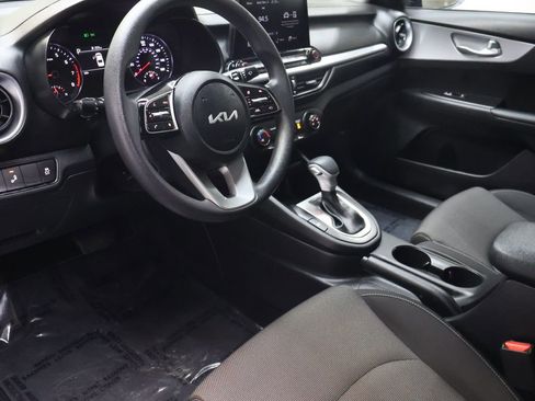 Used 2024 Kia Forte LXS w/ LXS Technology Package image 17