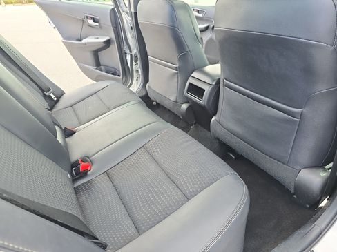 Used 2014 Toyota Camry SE image 11