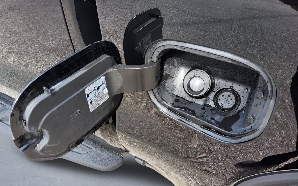 Used 2023 GMC Sierra 1500 AT4 w/ AT4 Premium Package AWD/4WD image 44
