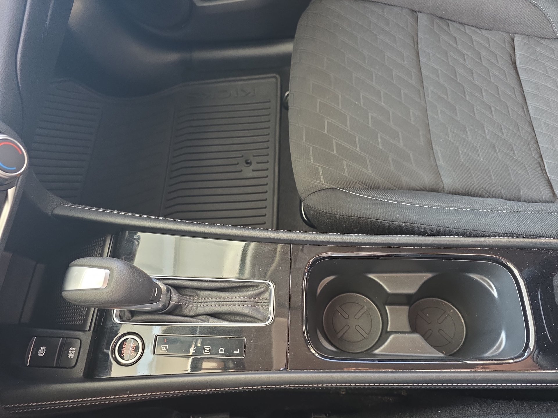 Used 2023 Nissan Kicks SV FWD image 24