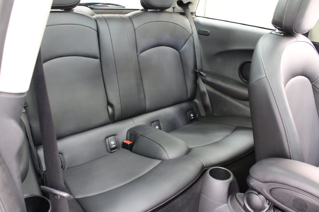 Used 2016 MINI Cooper 2-Door Hardtop FWD image 18