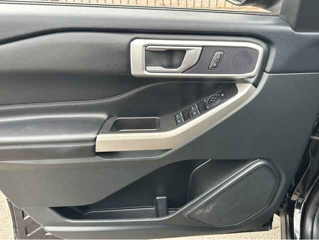 Used 2023 Ford Explorer XLT RWD image 5