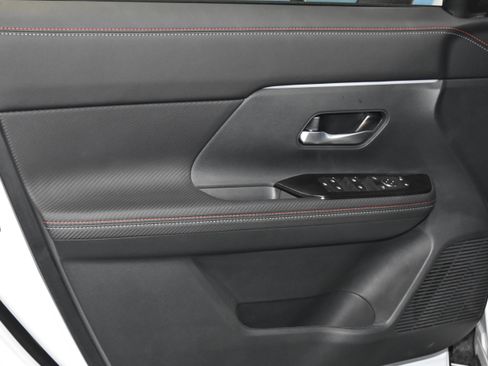 New 2025 Nissan Kicks SR w/ SR Premium Package AWD/4WD image 3