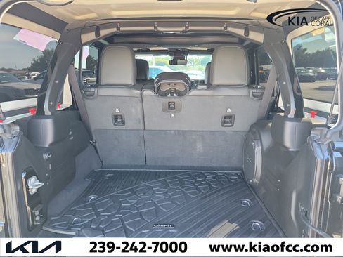 Used 2026 Jeep Wrangler Unlimited Rubicon 392 w/ Quick Order Package 27X Moab AWD/4WD image 13