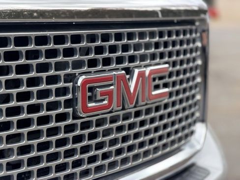 Used 2015 GMC Sierra 2500 Denali w/ Duramax Plus Package image 29