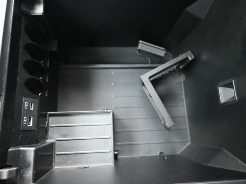 Used 2022 Toyota Tundra Limited image 38