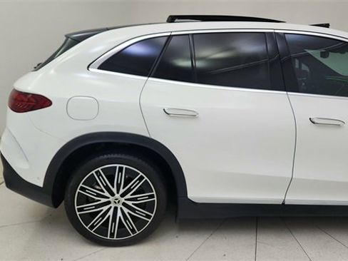 Used 2023 Mercedes-Benz EQE 500 4MATIC SUV w/ Exclusive Trim Package image 12