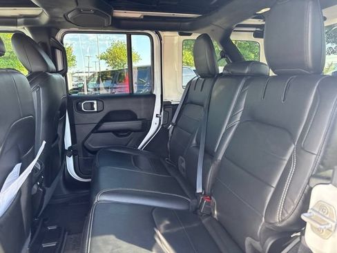 Used 2023 Jeep Wrangler Unlimited Sahara w/ Cold Weather Group AWD/4WD image 29