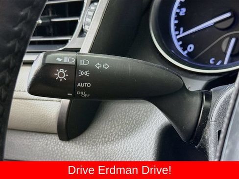 Used 2020 Toyota Camry SE FWD image 15