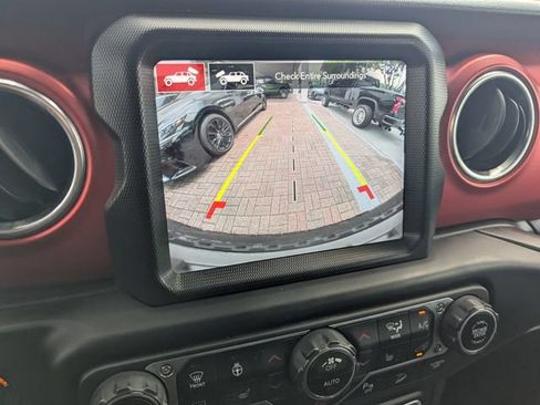 Used 2021 Jeep Wrangler Unlimited Rubicon AWD/4WD image 25