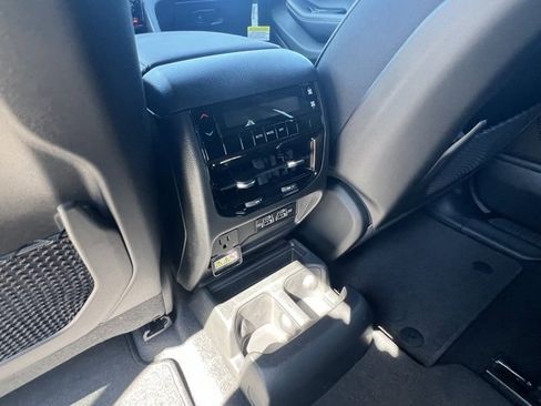 New 2025 Jeep Grand Cherokee L Altitude image 24