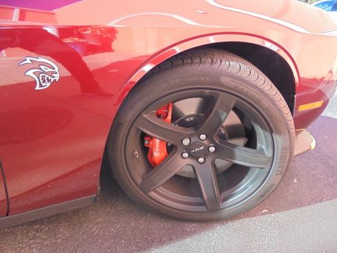 Used 2020 Dodge Challenger SRT Hellcat RWD image 30