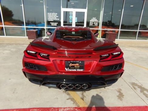 Used 2025 Chevrolet Corvette Z06 RWD image 6