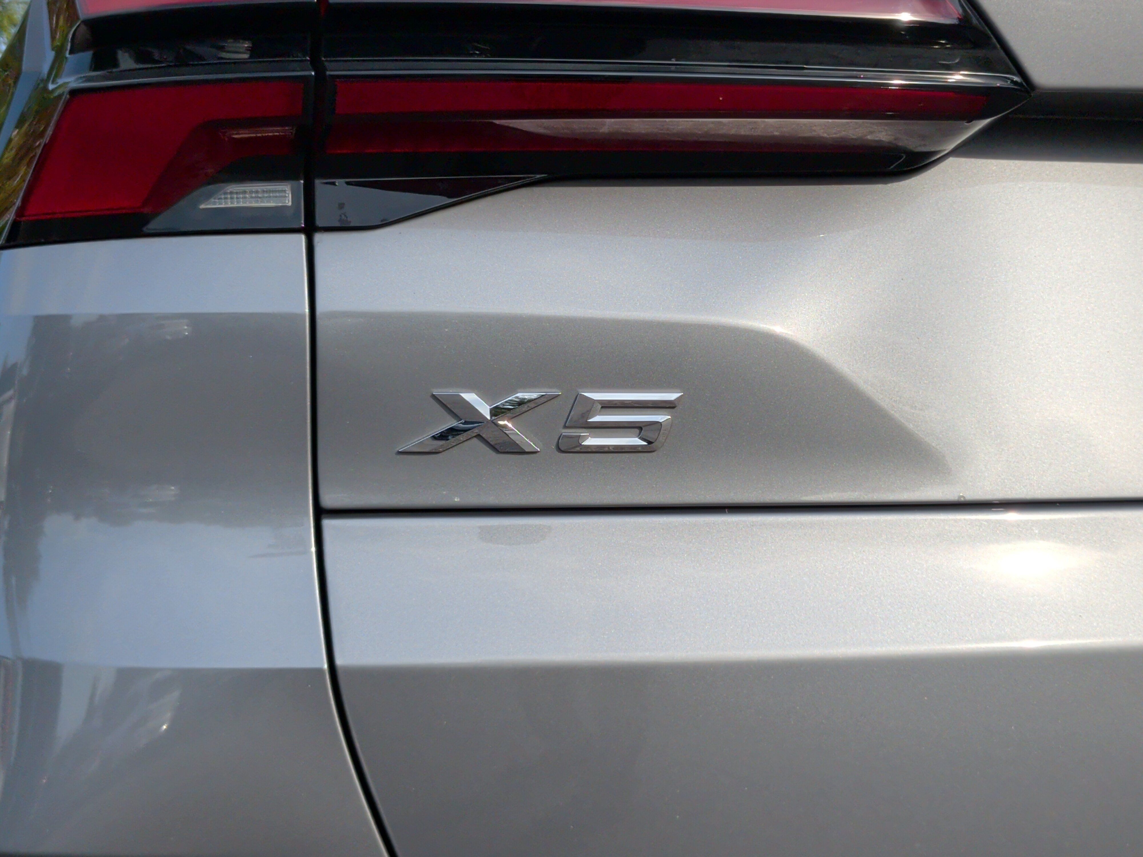 Used 2025 BMW X5 xDrive50e AWD/4WD image 12