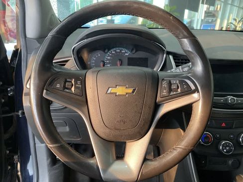Used 2022 Chevrolet Trax LT w/ Driver Confidence Package AWD/4WD image 16