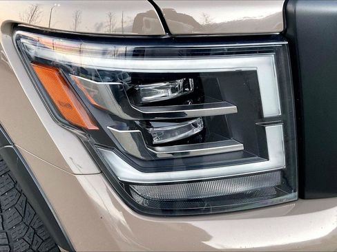 Used 2021 Nissan Titan PRO-4X w/ Pro-4x Utility Package image 30