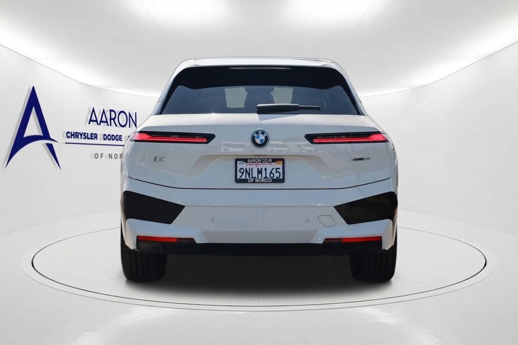 Used 2025 BMW iX xDrive50 AWD/4WD image 3